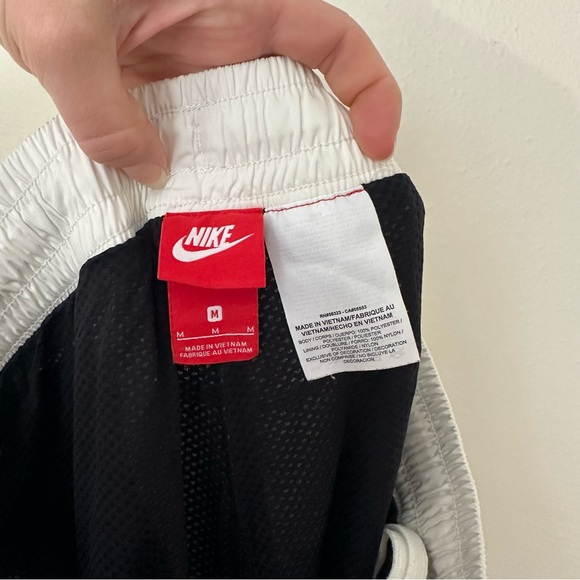 NIKE Gorpcore 70's style Men's White Woven Archive Tearaway Sport Shorts - Picture 4 of 5